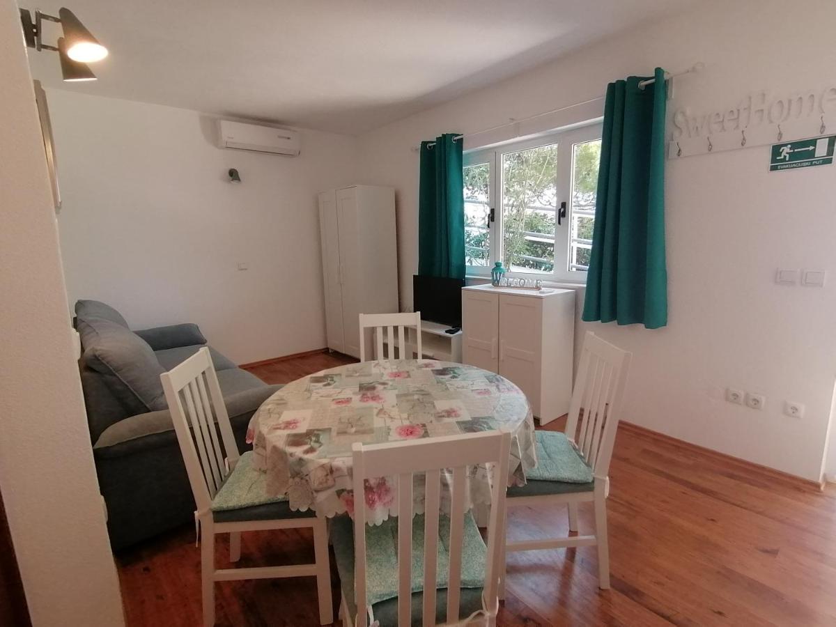 Apartmani Mares - 20 M From The Beach 布雷拉 外观 照片