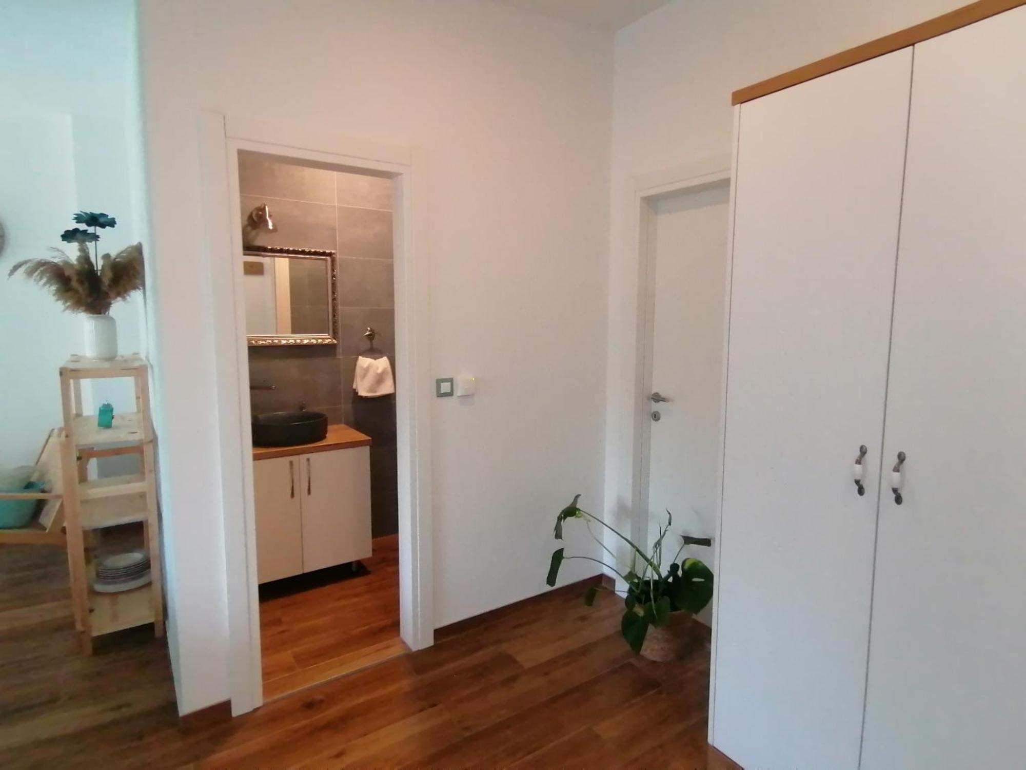 Apartmani Mares - 20 M From The Beach 布雷拉 外观 照片